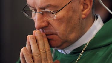 Luigi Ventura, nonce apostolique.