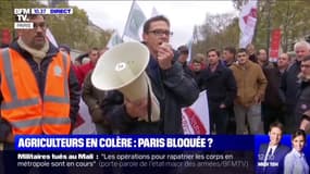 Des agriculteurs bloquent une partie de l'avenue des Champs-Élysées