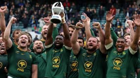 Siya Kolisi et les Sud-africains fêtent la victoire au Championship le 4 octobre 2025