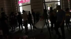 CAN 2019: la fête dégénère près des Champs-Élysées après la victoire de l'Algérie, deux magasins pillés
