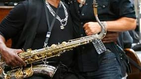 Clarence Clemons, le saxophoniste du E Street Band de Bruce Springsteen, est mort samedi à l'âge de 69 ans, six jours après avoir été victime d'une accident vasculaire à son domicile en Floride. /Photo d'archives/REUTERS/Brendan McDermid