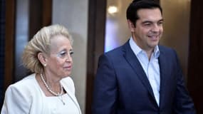 Alexis Tsipras, en compagnie de Vassiliki Thanou, sa remplaçante provisoire