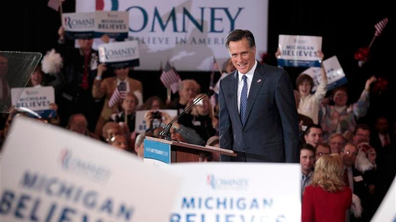 Mitt Romney en meeting à Novi, dans le Michigan. Il s'est imposé mardi dans les primaires républicaines du Michigan et de l'Arizona, deux succès qui lui permette de relancer sa candidature à l'investiture pour la présidentielle face à son rival qui monte,