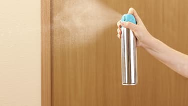 Les sources de pollution dans les logements sont nombreuses : tabagisme, moisissures, acariens, produits d’entretien, peintures.