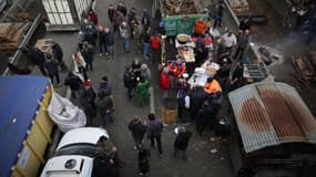 Des agriculteurs sur le blocage de l'A64 à Carbonne (Haute-Garonne), le 22 janvier 2024