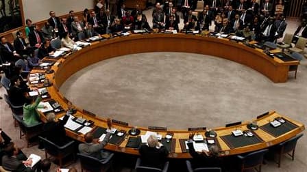 Le Conseil de sécurité des Nations unies lors du vote. Les Nations unies ont autorisé jeudi soir le recours à la force contre l'armée de Mouammar Kadhafi, ouvrant la voie à des frappes aériennes en Libye au lendemain des nouvelles menaces proférées par le
