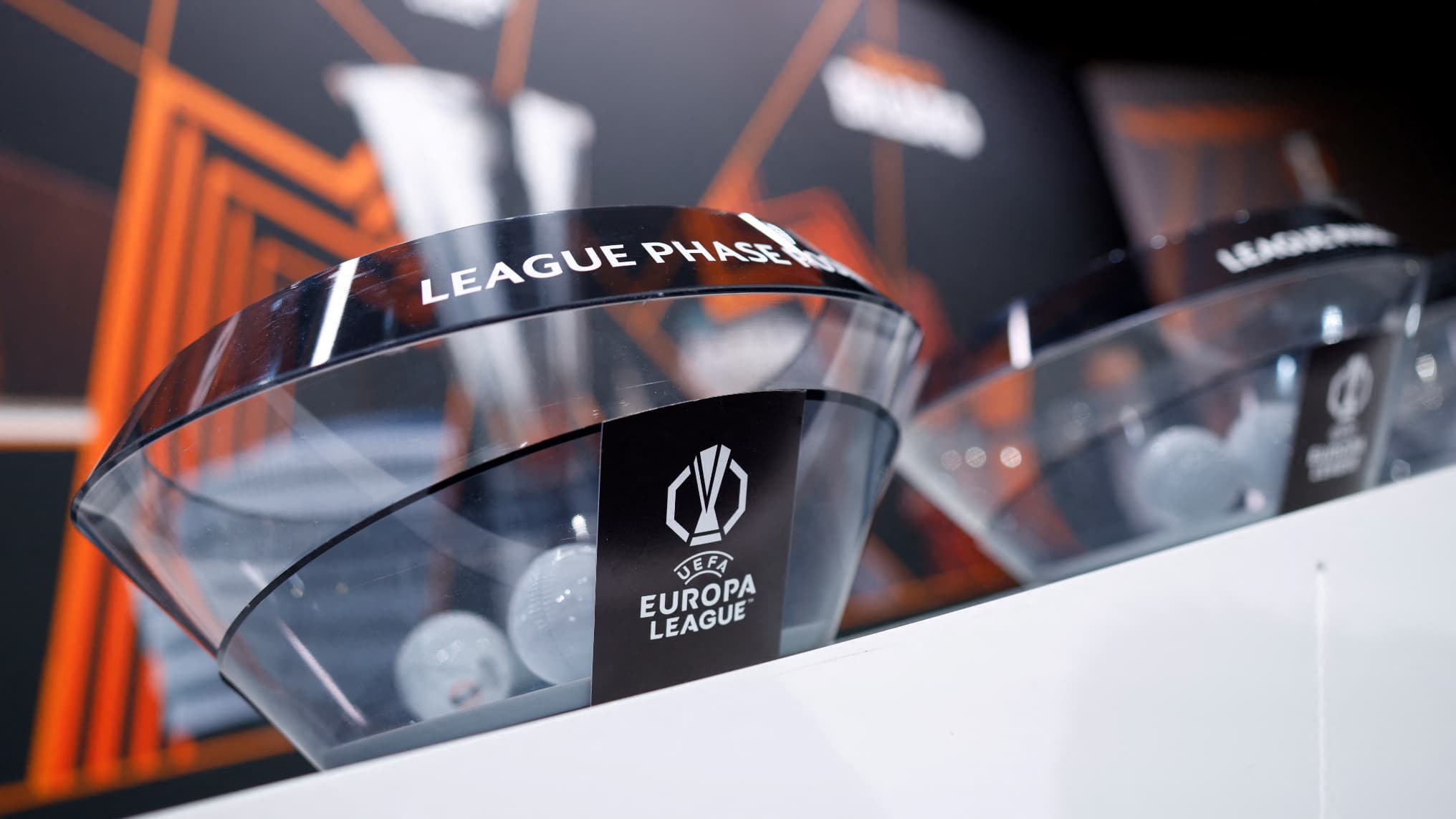 DIRECT. LIGUE EUROPA / LIGUE CONFÉRENCE: SUIVEZ LE TIRAGE AU SORT DES ADVERSAIRES DE L'OL, LILLE, NICE ET STRASBOURG EN LIVE