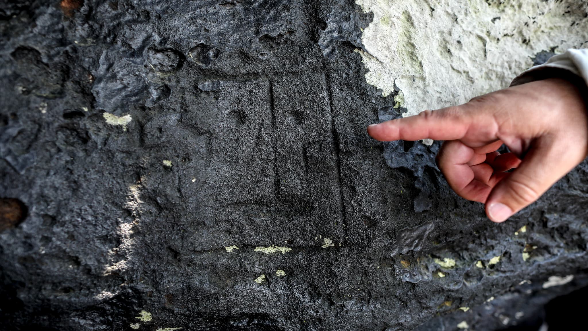 Na Amazônia, seca revela gravuras com mais de 2 mil anos