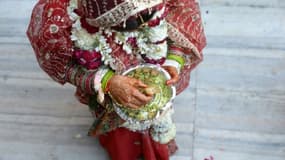 Une mariée indienne en costume traditionnel, le 3 mars 2014 à New Delhi