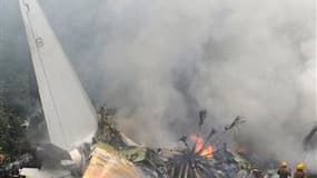 Au moins 160 personnes ont trouvé la mort samedi matin dans le crash d'un avion de ligne de la compagnie charter Air India Express qui s'est écrasé dans une forêt après avoir manqué son atterrissage à l'aéroport de Mangalore, ville de l'Etat du Karnataka