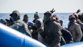 47 migrants secourus par le Sea-Watch 3 au large des côtes libyennes, le 19 janvier 2019 en mer. 