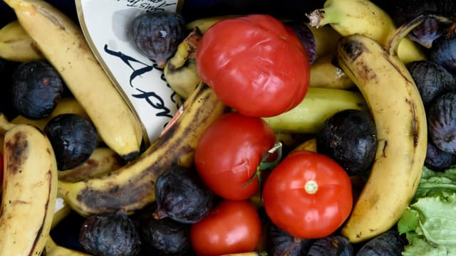 Des fruits et légumes présentés lors d'une campagne anti-gaspis en octobre dernier.