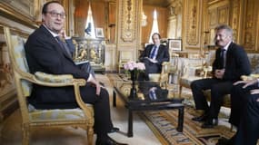 François Hollande a plaisanté sur le nombre de photographe présents pour immortaliser sa rencontre avec Sean Penn. 