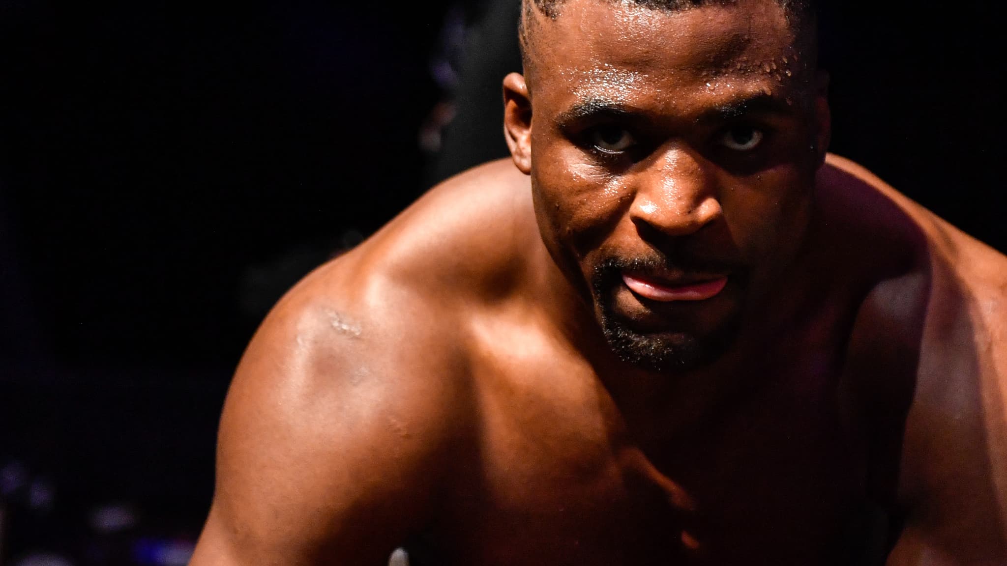 Francis Ngannou lors de son combat contre Jairzinho Rozenstruik en mai 2020 Francis Ngannou lors de son combat contre Jairzinho Rozenstruik en mai 2020
