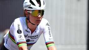 Lotte Kopecky au départ du Championnat de Belgique 2025 sur route