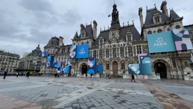 La mairie de Paris a dépensé près d'un million d'euros pour afficher des décorations sur la facade de l'Hôtel de Ville en vue des Jeux olympiques