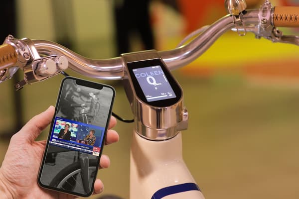 Le tableau de bord du Coleen est connecté à son smartphone via une appli Le tableau de bord du Coleen est connecté à son smartphone via une appli