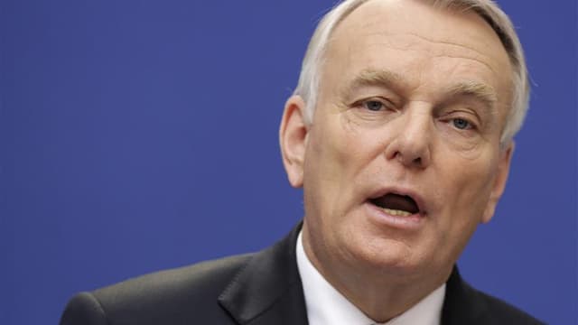 Le Premier ministre français Jean-Marc Ayrault a nié mercredi conduire une politique d'austérité, au lendemain d'une intervention de François Hollande défendant la baisse des dépenses publiques et le jour même où les syndicats appelaient à manifester cont
