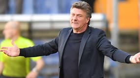 Walter Mazzarri sur le banc de Cagliari en avril 2022