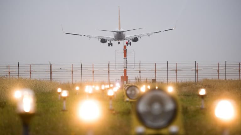 L'accès au service de sécurité d'un aéroport a été mis en vente pour un prix dérisoire.