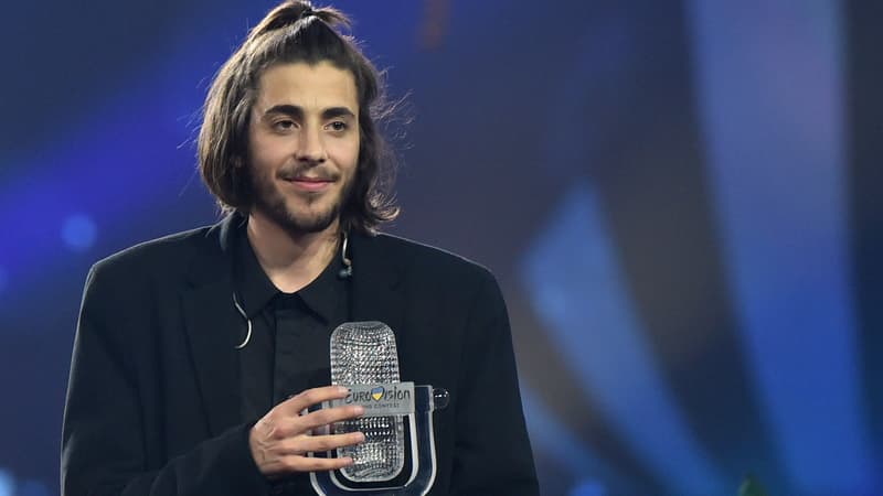 Le chanteur portugais Salvador Sobral a remporté le concours Eurovision à Kiev, le 13 mai 2017.