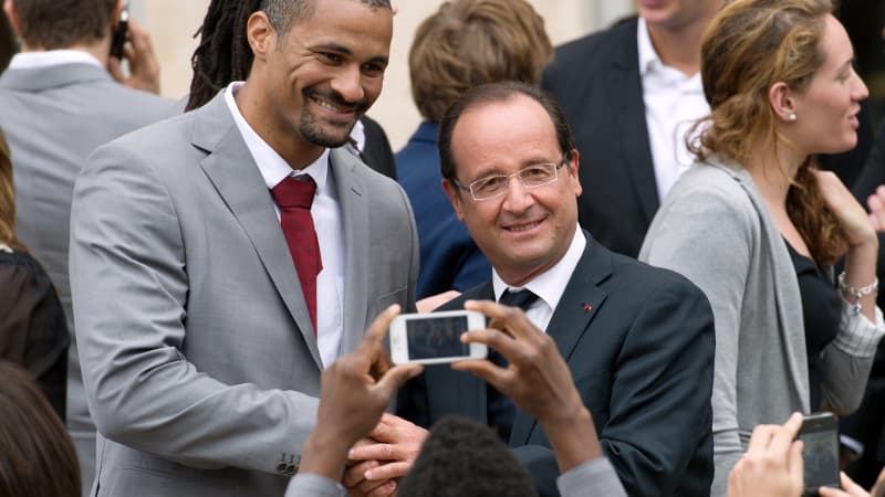 François Hollande s'est offert un bain de foule très sportif lundi à l'Elysée
