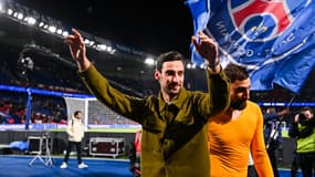 Sergio Rico, gardien du PSG, honoré par le Parc des Princes le 3 avril dernier, après son grave accident de cheval près d'un an plus tôt