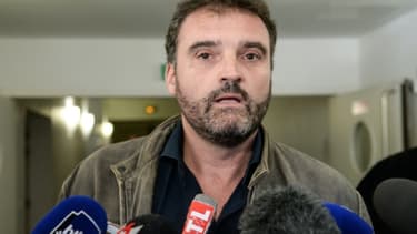 Le Dr Frédéric Péchier à la sortie du palais de justice de Besançon le 29 mars 2017