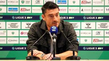 Albert Riera, coach des Girondins, en conférence de presse après le match à Saint-Etienne, 20 avril 2024