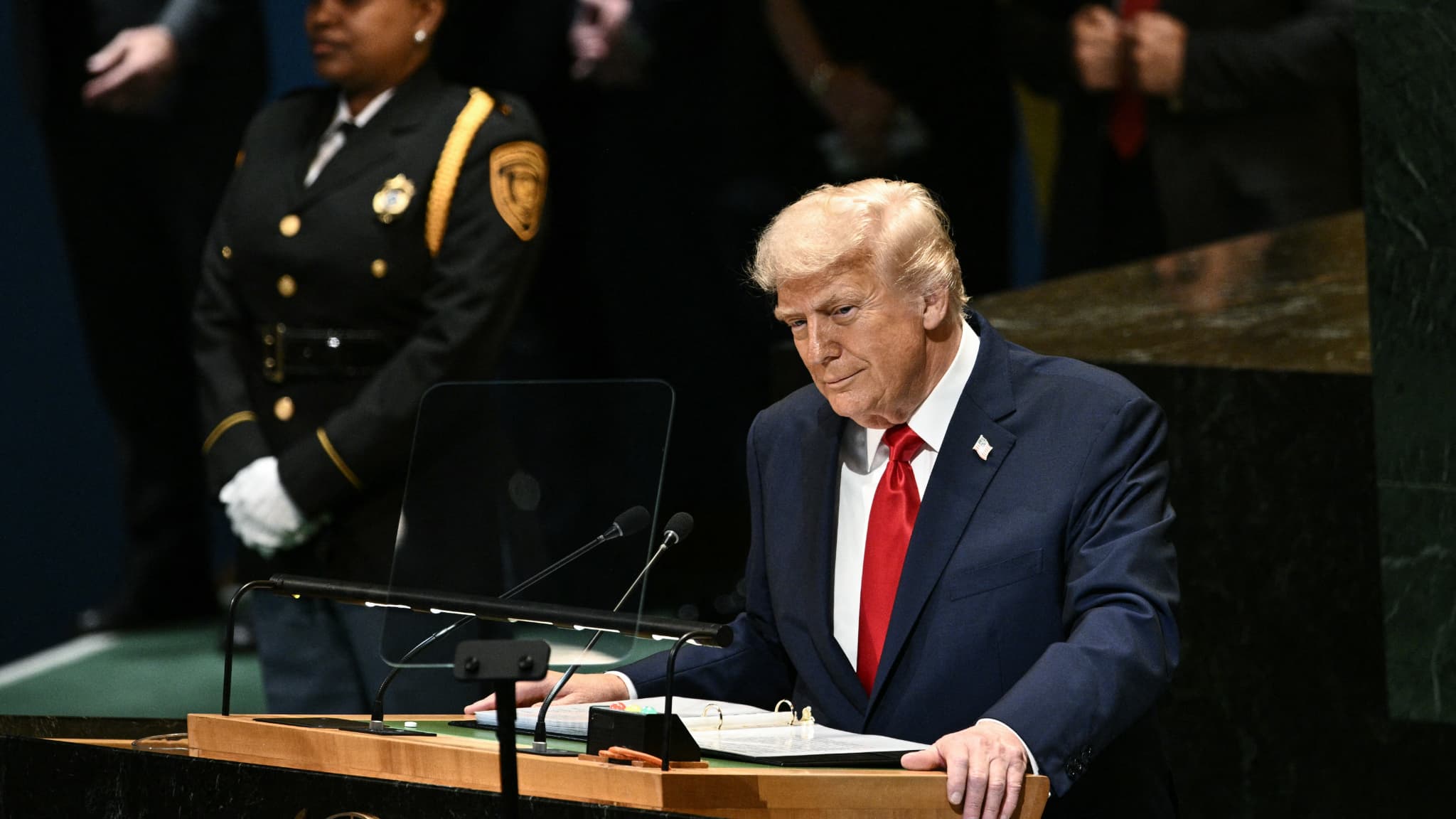 DONALD TRUMP DÉCLARE QUE LE HAMAS A "TROIS OU QUATRE JOURS" POUR RÉPONDRE À SON PLAN POUR GAZA
