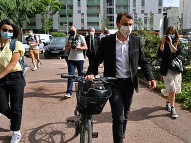 Le candidat écologiste Grégory Doucet arrive pour voter au second tour des municipales, le 28 juin 2020 à Lyon