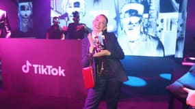La créatrice de contenu pseudo2ouf lors des Tiktok Awards, le 8 décembre 2024.
