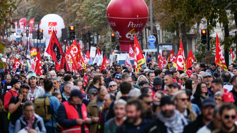 Des manifestants à Paris, le 1er octobre 2024.
