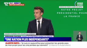 Emmanuel Macron sur l'armée: "Il nous faut intensifier nos investissements pour pouvoir affronter une guerre de haute intensité qui peut revenir sur notre continent"
