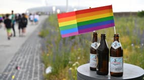 Euro 2021: des sponsors déploient les couleurs arc-en-ciel en bord de pelouse
