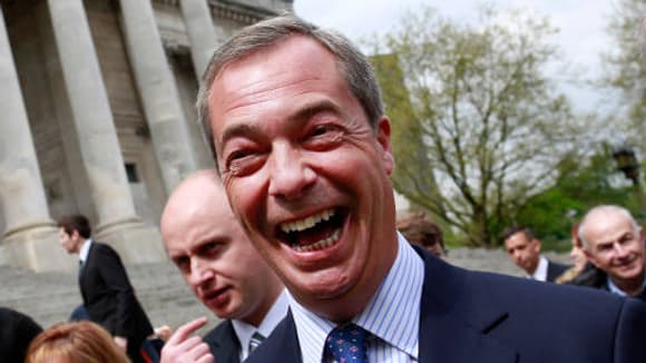 Nigel Farage refuse de s'allier au FN et lui préfère en France Nicolas Dupont-Aignan. Nigel Farage refuse de s'allier au FN et lui préfère en France Nicolas Dupont-Aignan.