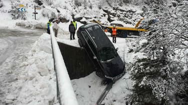 Sans chaine sur les routes enneigées, les conséquences peuvent être délicates, même pour un 4X4.
