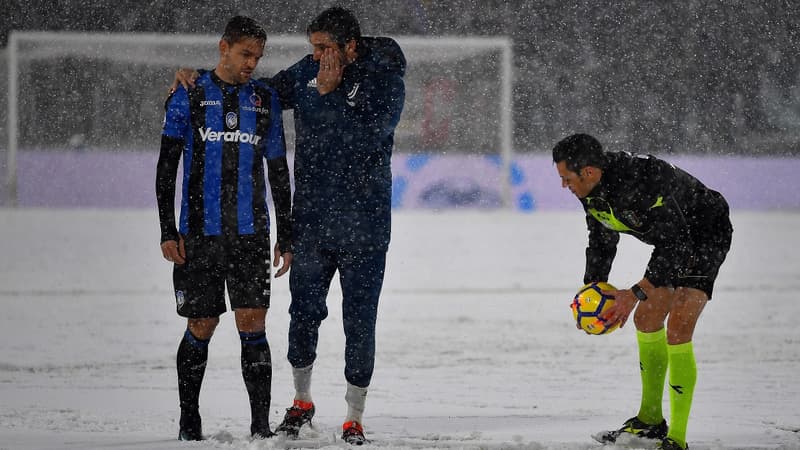 Rafael Toloi, Gianluigi Buffon et Maurizio Maiani