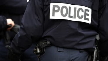 Policiers.