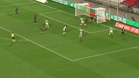 Memphis Depay buteur contre le Celtic