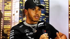 Lewis Hamilton devant la presse