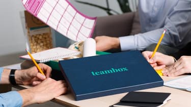 En plus des supports pédagogiques, la box contient tout ce qui'l faut pour prendre des notes et même de quoi grignoter.