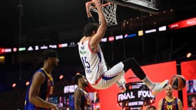 Sanli vainqueur de l'Euroleague avec l'Efes Istanbul contre le Barça