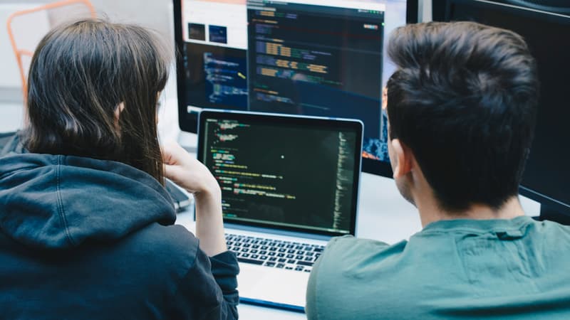 Selon StaffMe, c'est le métier de développeur web qui sera le plus rémunérateur en 2024.