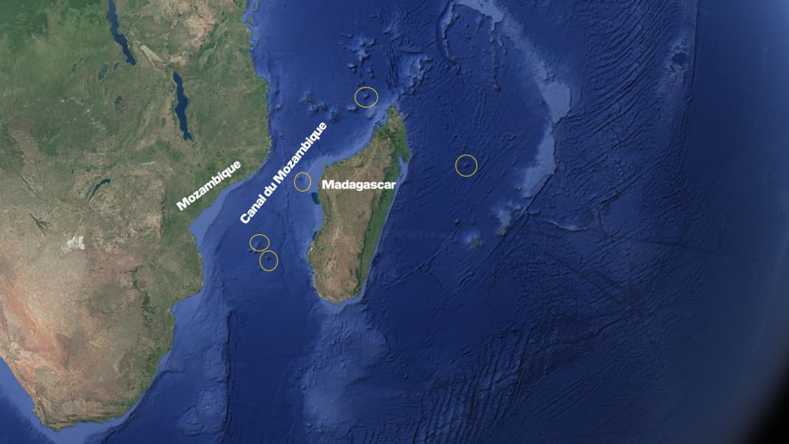 Carte du canal du Mozambique; les cercles jaunes représentent les zones des Îles Éparses