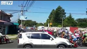 Un taxi fauche le peloton du Tour du Costa Rica