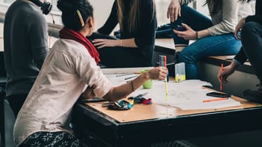 Plusieurs universités envisagent le recours à la télésurveillance pour mieux encadrer les examens à distance.
