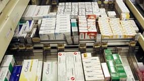La cour d'appel de Colmar estime que les centres Leclerc peuvent continuer à faire campagne contre le prix des médicaments non remboursés et revendiquer le droit de les vendre dans leurs "espaces santé". /Photo d'archives/REUTERS/Eric Gaillard