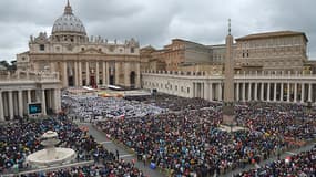 La Place Saint-Pierre de Rome, ce dimanche 27 avril.