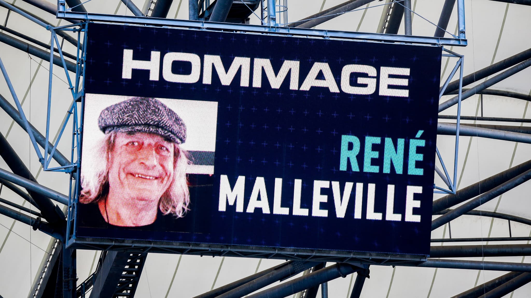 Photo of Di Meco y Olmeta rinden homenaje a René Malleville, «un monumento de Marsella»
